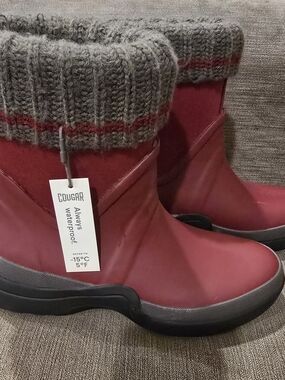 NWT Cougar Red Winter Rain Boots with Gray Knit Cuff Size 7